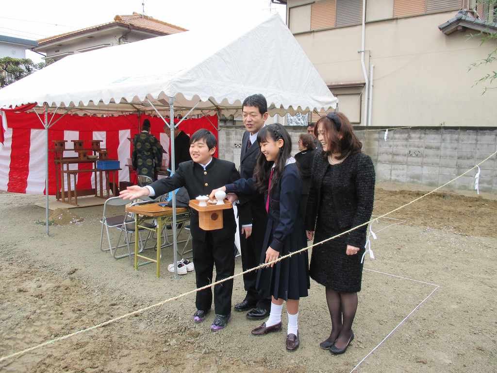 今日は記念すべき日…地鎮祭を行いました！