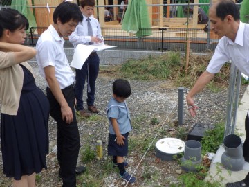 建物の配置を確認します。